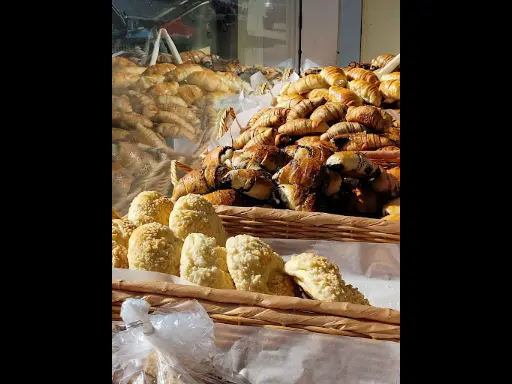 Boulangerie Cheskie: Kosher Bakery Delight article image
